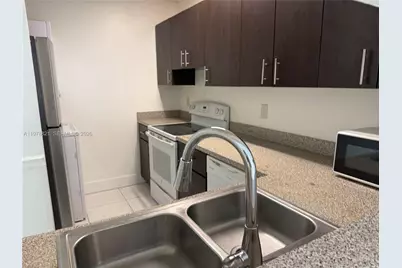 1001 Twin Lakes Dr. #29-D, Coral Springs, FL 33071 - Photo 5