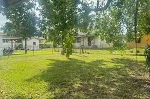 850 NW 84th St, Miami, FL 33150 - Photo 9