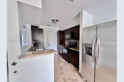 815 W Boynton Beach Blvd #11-202, Boynton Beach, FL 33426 - Photo 3