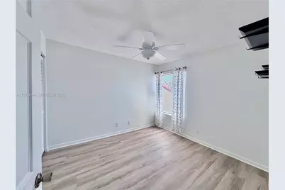 815 W Boynton Beach Blvd #11-202, Boynton Beach, FL 33426 - Photo 7