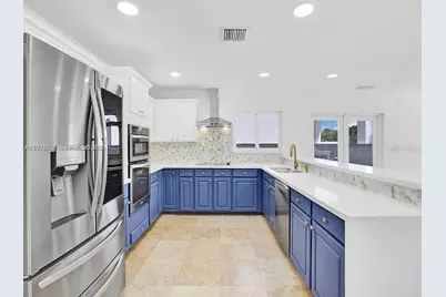 15945 NW 82nd Ct, Miami Lakes, FL 33016 - Photo 9