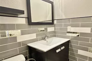 208 SE 15th St, Dania Beach, FL 33004 - Photo 21