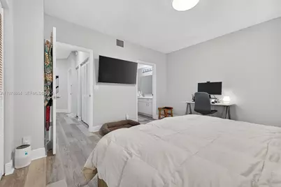 1594 Barcelona Way #5-18, Weston, FL 33327 - Photo 27
