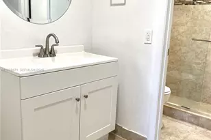 10090 NW 80th Ct, Hialeah Gardens, FL 33016 - Photo 15