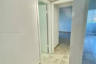 10090 NW 80th Ct, Hialeah Gardens, FL 33016 - Photo 19