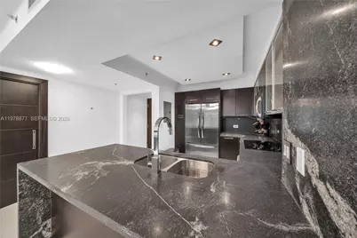 31 SE 5th St #407, Miami, FL 33131 - Photo 3