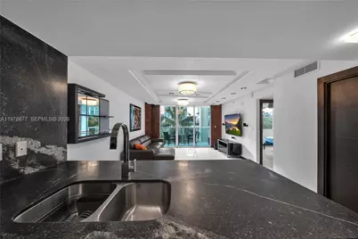 31 SE 5th St #407, Miami, FL 33131 - Photo 1
