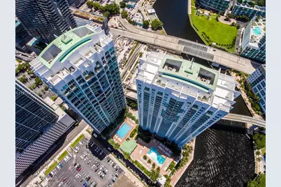 31 SE 5th St #407, Miami, FL 33131 - Photo 27