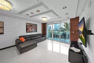 31 SE 5th St, Miami, FL 33131 - Photo 9