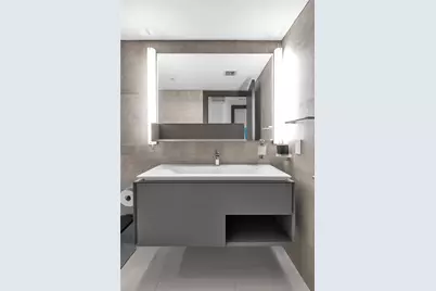 31 SE 5th St #407, Miami, FL 33131 - Photo 17