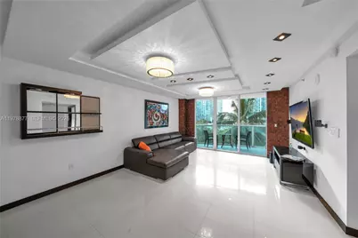 31 SE 5th St #407, Miami, FL 33131 - Photo 7