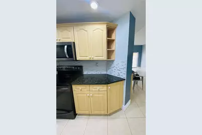 17415 NW 75th Pl #108, Hialeah, FL 33015 - Photo 29