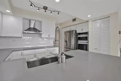 20822 San Simeon Way #103, Miami, FL 33179 - Photo 11