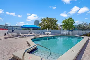 7300 Wayne Ave, Miami Beach, FL 33141 - Photo 17