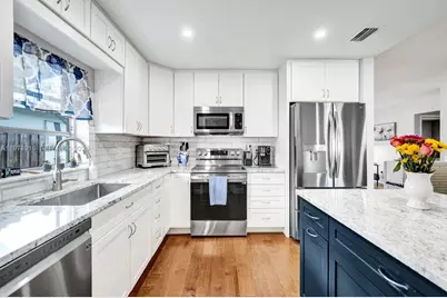 4621 NE 2nd Ave, Oakland Park, FL 33334 - Photo 7