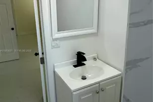 911 NW 45th St, Miami, FL 33127 - Photo 13