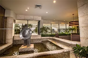 1000 W Island Blvd, Aventura, FL 33160 - Photo 23