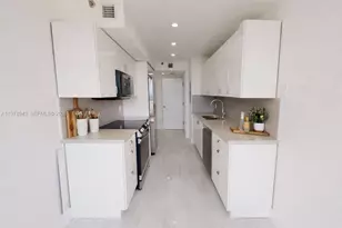 1000 W Island Blvd, Aventura, FL 33160 - Photo 7