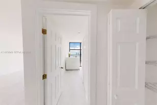 1000 W Island Blvd, Aventura, FL 33160 - Photo 13