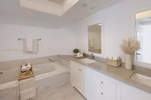 1000 W Island Blvd, Aventura, FL 33160 - Photo 9