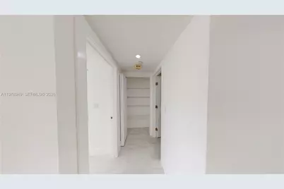 1000 W Island Blvd #1812, Aventura, FL 33160 - Photo 27