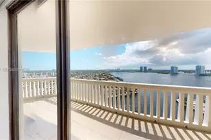 1000 W Island Blvd, Aventura, FL 33160 - Photo 19