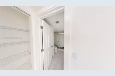 1000 W Island Blvd #1812, Aventura, FL 33160 - Photo 29