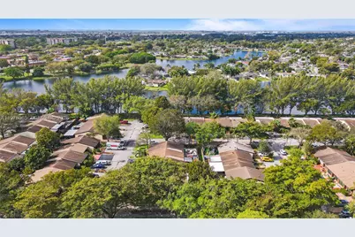 10301 Laurel Ct, Pembroke Pines, FL 33026 - Photo 73