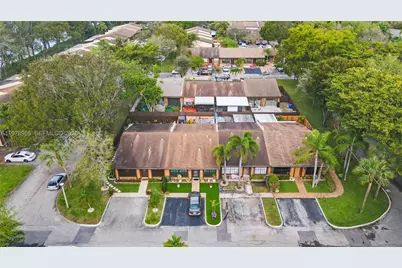 10301 Laurel Ct, Pembroke Pines, FL 33026 - Photo 77