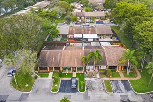 10301 Laurel Ct, Pembroke Pines, FL 33026 - Photo 77