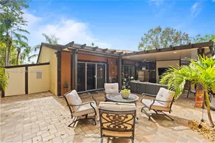 10301 Laurel Ct, Pembroke Pines, FL 33026 - Photo 37
