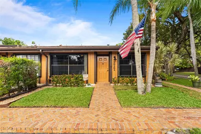 10301 Laurel Ct, Pembroke Pines, FL 33026 - Photo 1