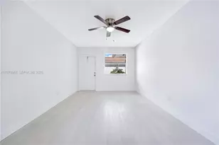 15991 NE 18th Pl, North Miami Beach, FL 33162 - Photo 5