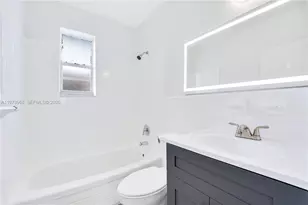 15991 NE 18th Pl, North Miami Beach, FL 33162 - Photo 9