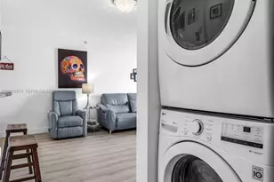 900 SW 8th St, Miami, FL 33130 - Photo 19