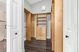 5621 Carriage Ln, Davie, FL 33331 - Photo 17