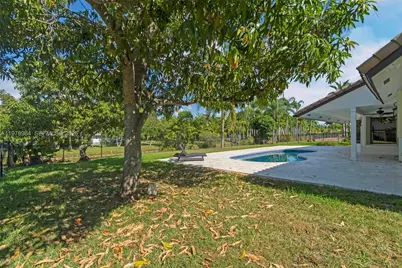 5621 Carriage Ln, Davie, FL 33331 - Photo 37