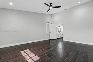 5621 Carriage Ln, Davie, FL 33331 - Photo 21
