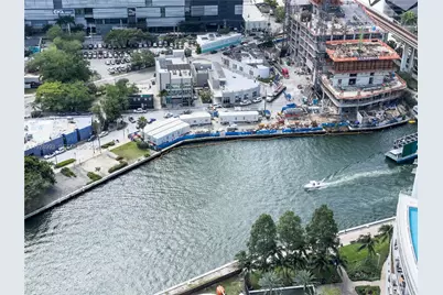 350 S Miami Ave #3910, Miami, FL 33130 - Photo 15