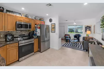 2805 NW 52nd Ct, Tamarac, FL 33309 - Photo 3