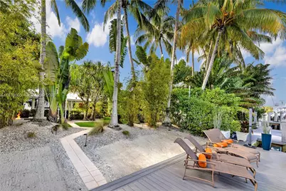 755 NE 77th Street, Miami, FL 33136 - Photo 5