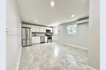 1279 NE 40th Pl #3, Oakland Park, FL 33334 - Photo 1