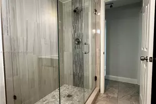 1279 NE 40th Pl, Oakland Park, FL 33334 - Photo 5