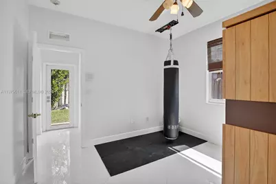 1221 NW 141st Ave, Pembroke Pines, FL 33028 - Photo 31