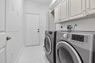 1221 NW 141st Ave, Pembroke Pines, FL 33028 - Photo 39