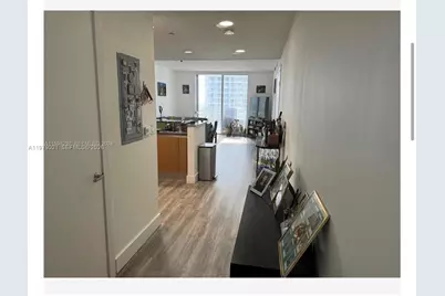 1060 Brickell Ave #1613, Miami, FL 33131 - Photo 3