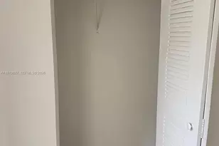 17911 NW 68th Ave, Hialeah, FL 33015 - Photo 7