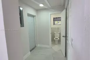 2121 NW 14th St, Miami, FL 33125 - Photo 9