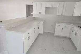 2121 NW 14th St, Miami, FL 33125 - Photo 7