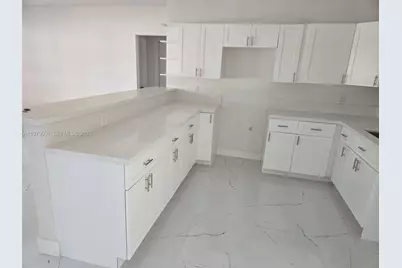 2121 NW 14th St, Miami, FL 33125 - Photo 3